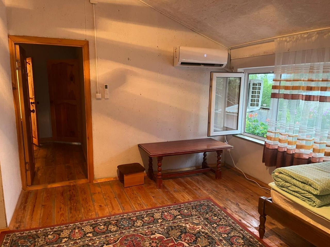 Toktogul Ghesthouse Ξενοδοχείο Εξωτερικό φωτογραφία